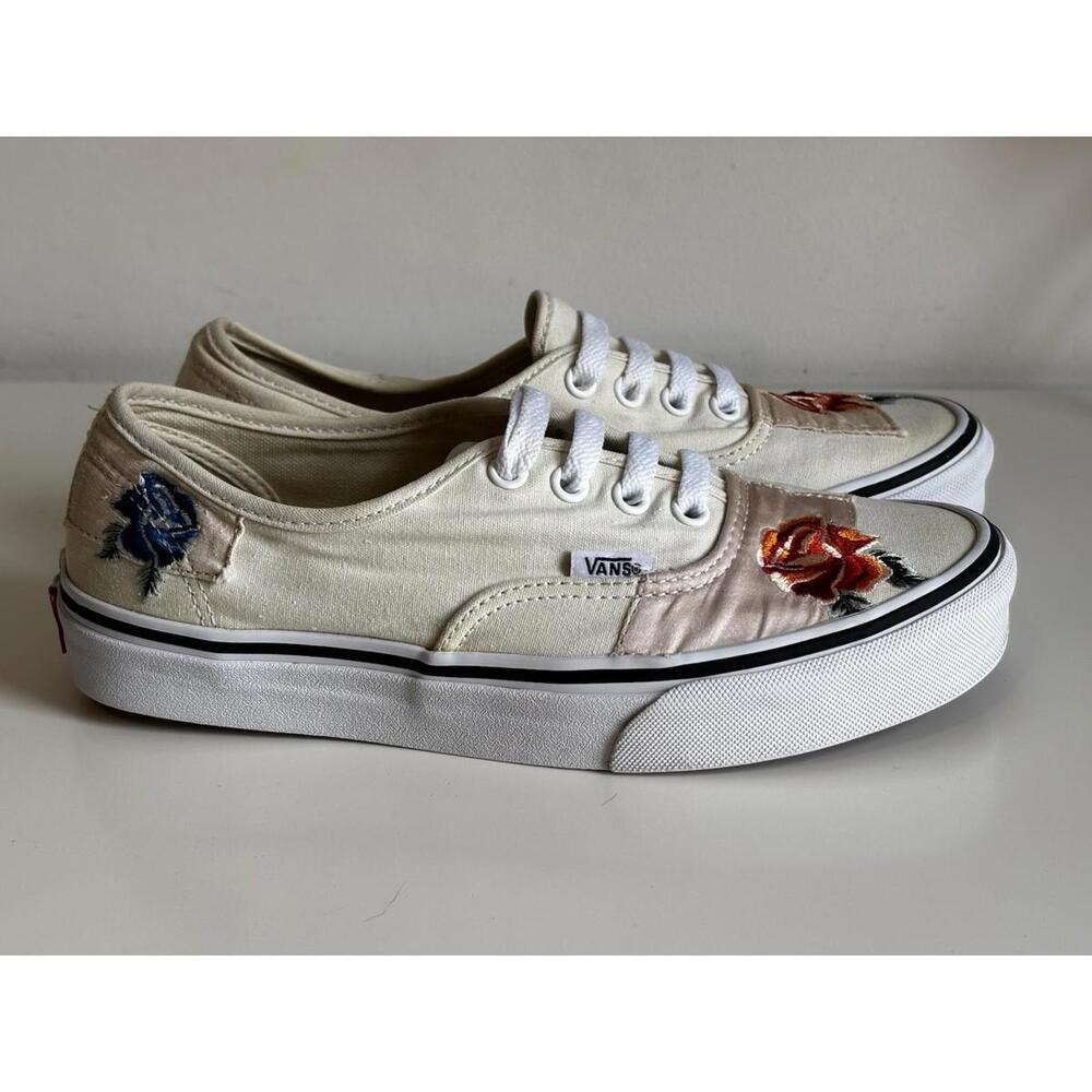 Vans Shoes Embroidered Roses 721277 Low Top Cream Blue Red Size women 7.5 men 6